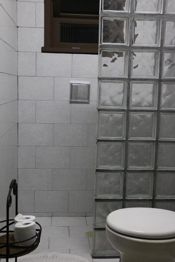 Excelente Quarto Com Cama De Casal King Em Casa Perto Do Aeroporto De Curitiba São José dos Pinhais Exteriör bild
